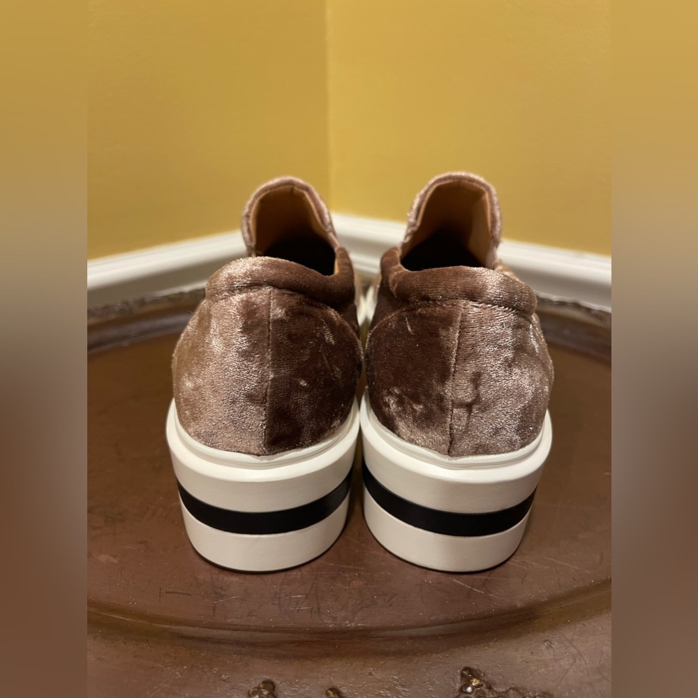 NWOT Women’s J Paolo Crushed Velvet Sneakers - Picture 5 of 8